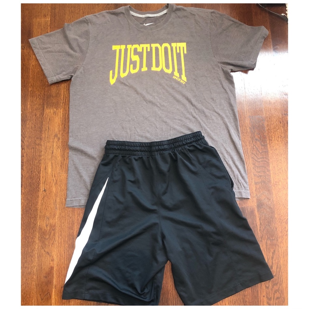 Bundle 2 items - Mens Tees Nike + Mens Nike Short